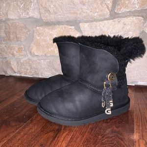 UGG Bailey button letter charms boots, size 6